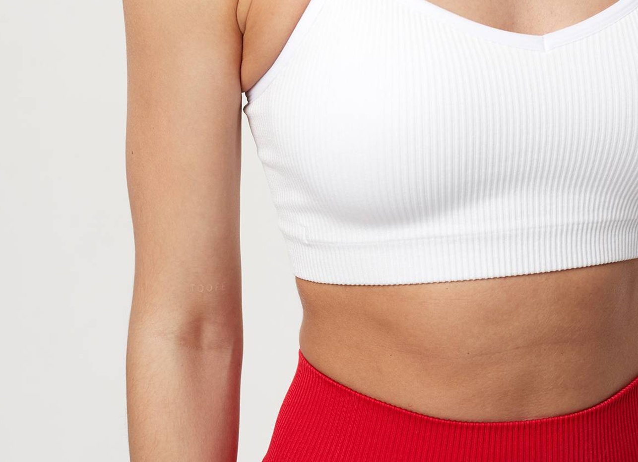 Плюсы и минусы облегающей одежды: кому можно, а кому лучше избегать?