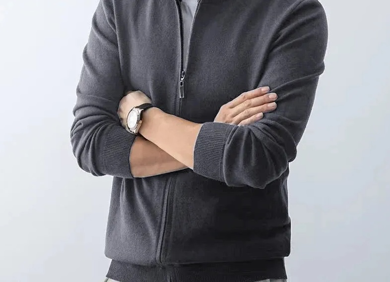 Серые свитера. С этими 3-мя идеями стиля они не будут выглядеть скучно