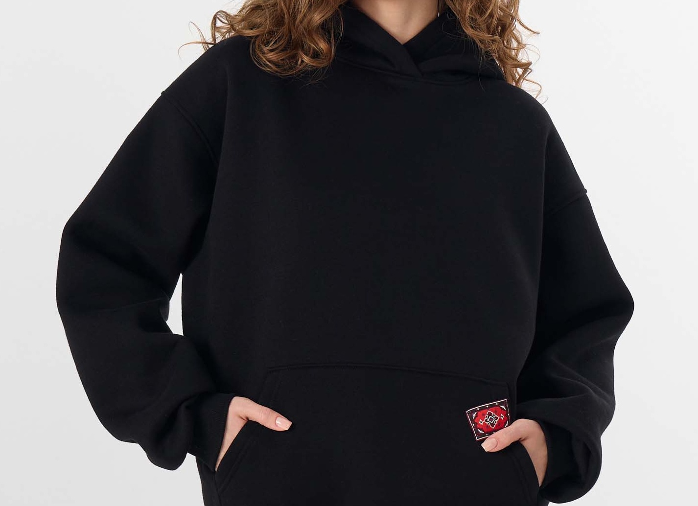 Как носить худи: от casual до street style