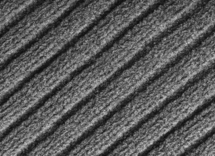 Бежевый и черный исключены. Цвет свитера, который будет в тренде зимой