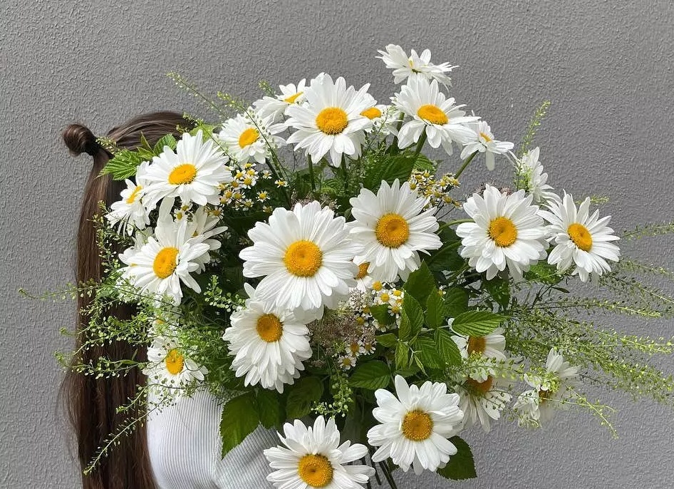 Весна в французском стиле. 5 весенних нарядов, которые создадут шикарный образ француженки