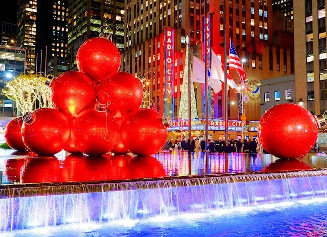 Сезон вечеринок все ближе. 7 модных тенденций, которые подходят для любого дресс-кода