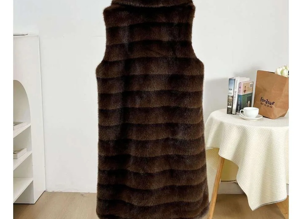 Какие колготки выбрать для своего гардероба в 2025: с чем носить и как стилизовать