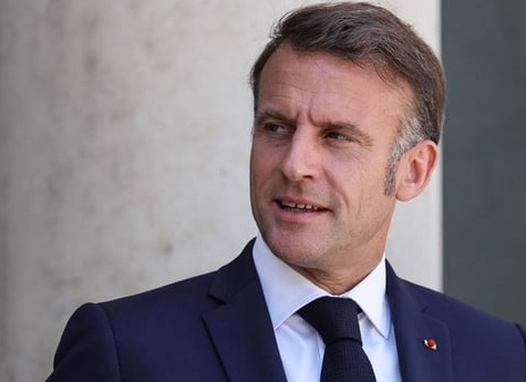 «Устаревшие» брюки. Француженки все еще любят их носить