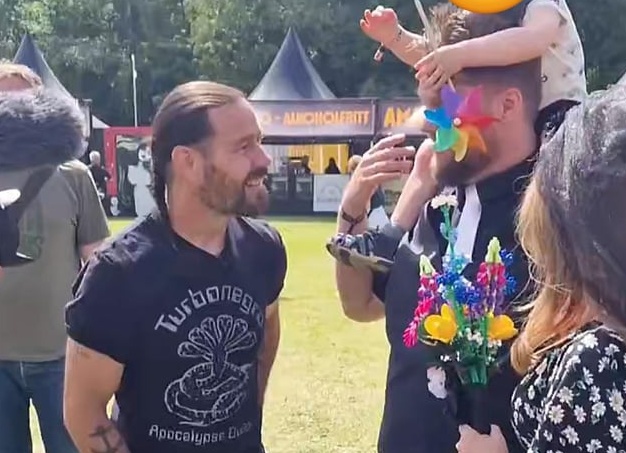 Леопардовые лосины неожиданно стали очень популярны у россиянок. В чем причины такого тренда?